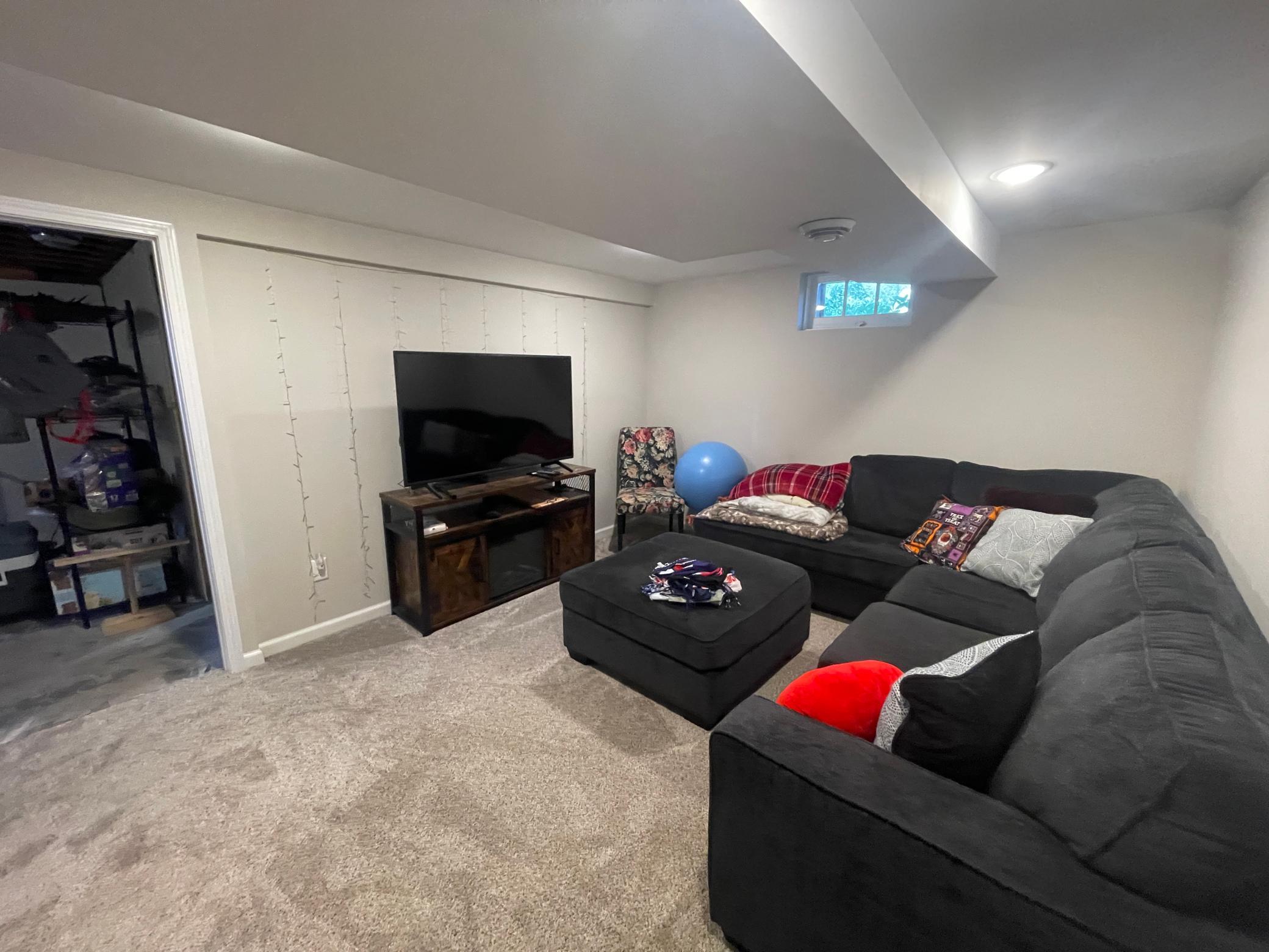 FAMILY ROOM IN LL