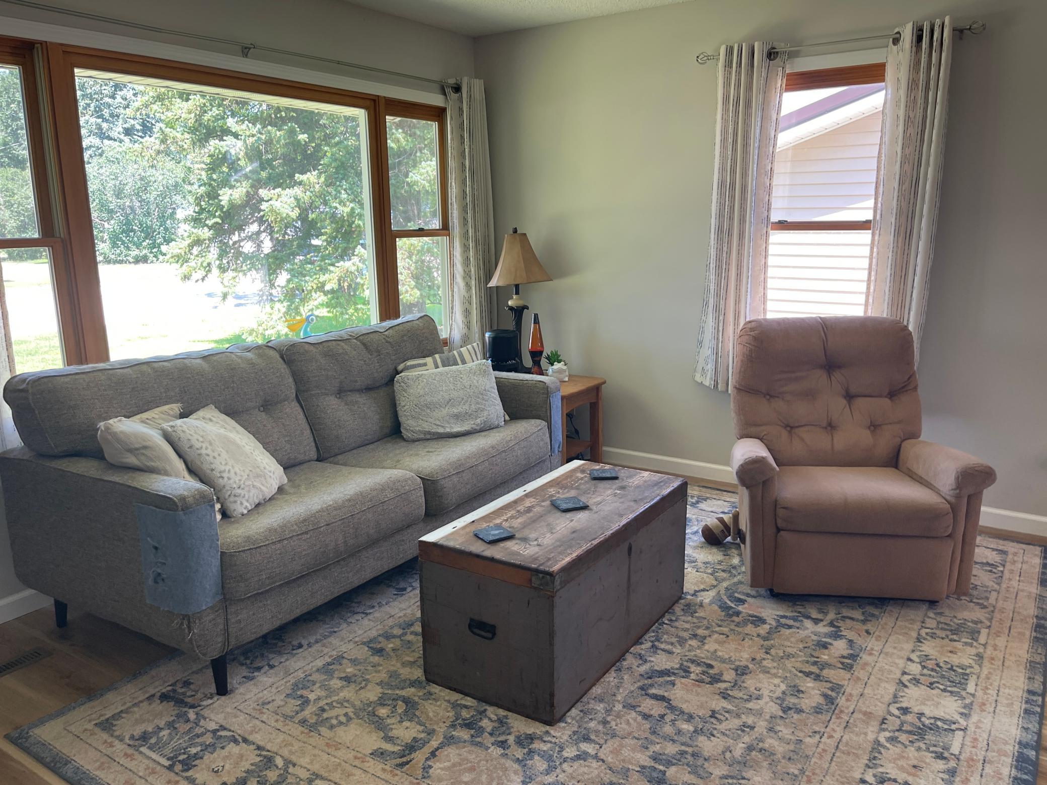 MAIN FLOOR LIVING ROOM