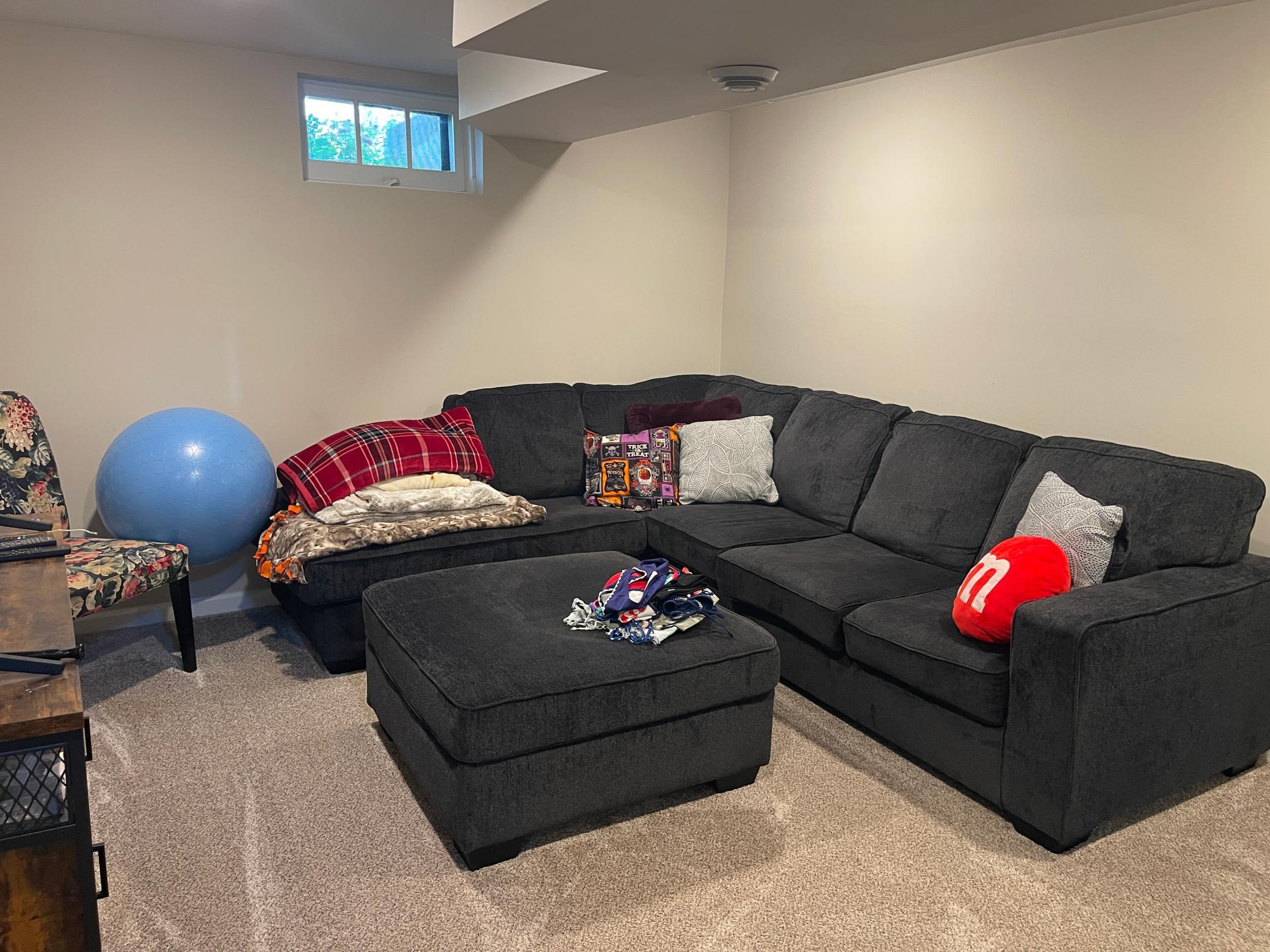 FAMILY ROOM IN LL