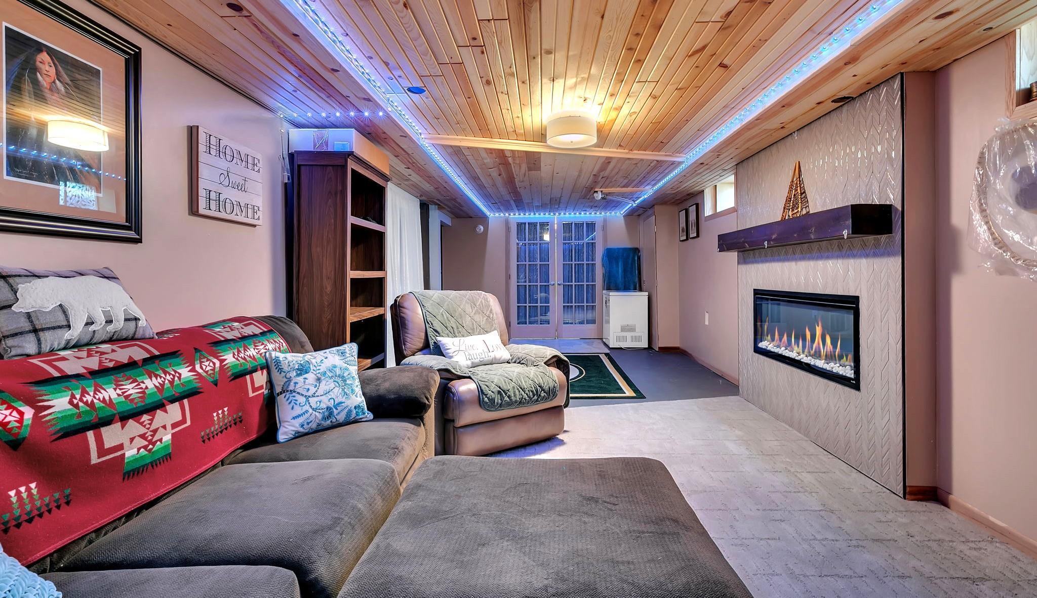 Electric built in fireplace