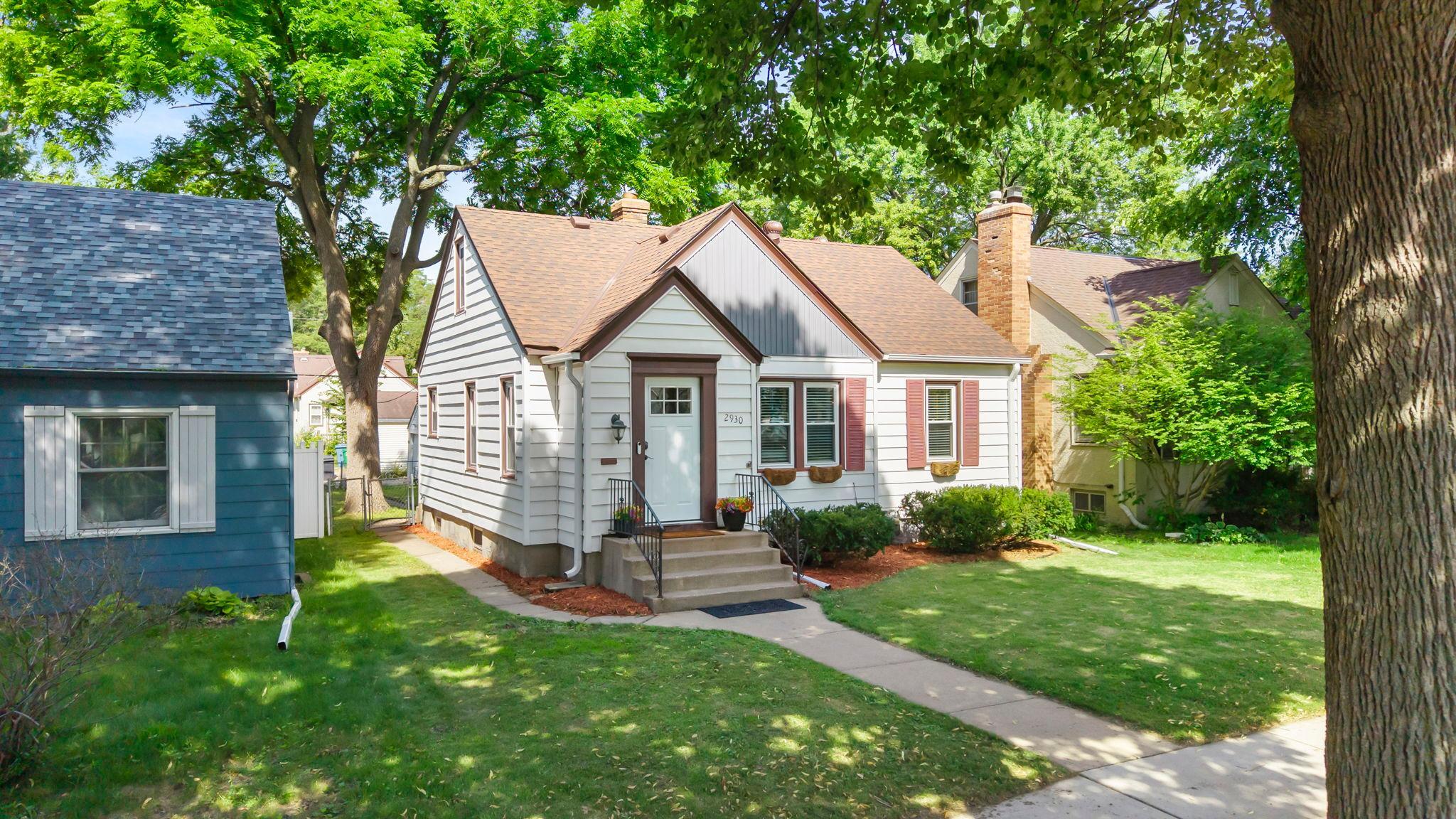 Welcome to 2930 Cleveland in beloved Northeast!
