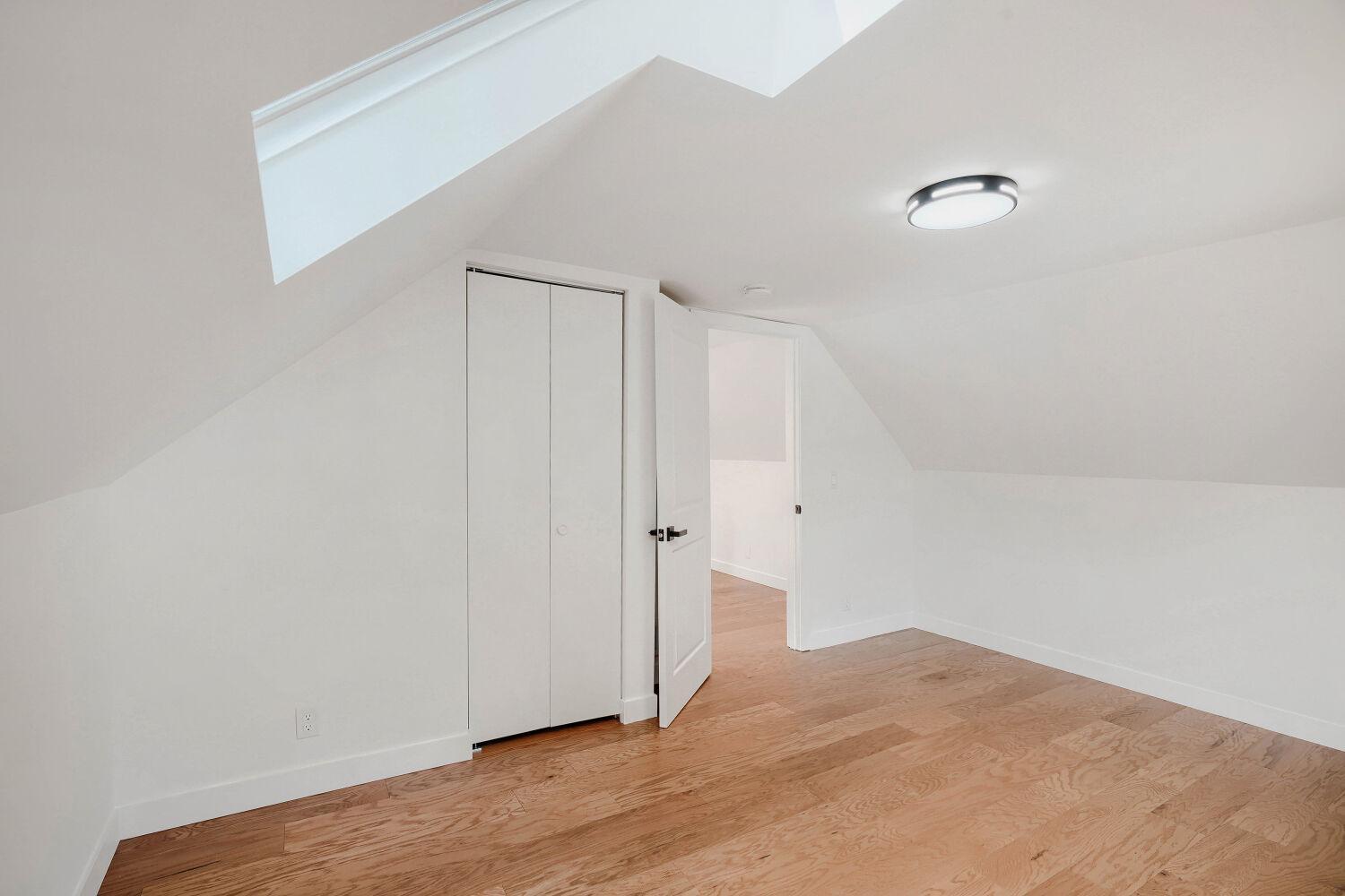 2615 Columbus Ave S - Web Quality - 025 - 25 Bedroom.jpg