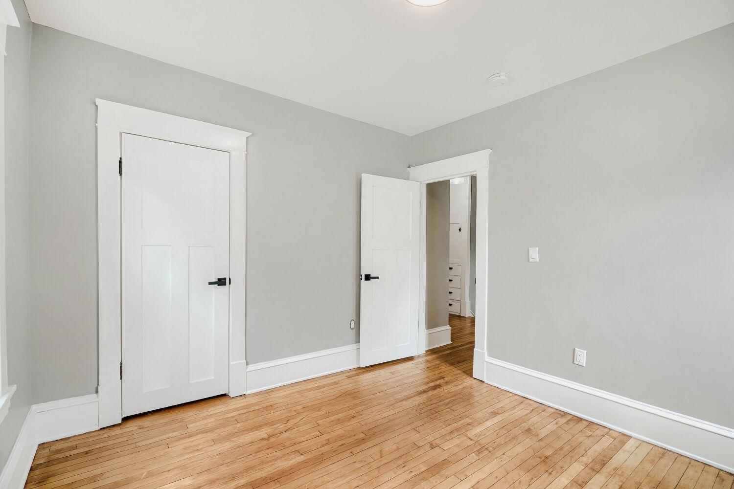 2615 Columbus Ave S - Web Quality - 017 - 17 Bedroom.jpg