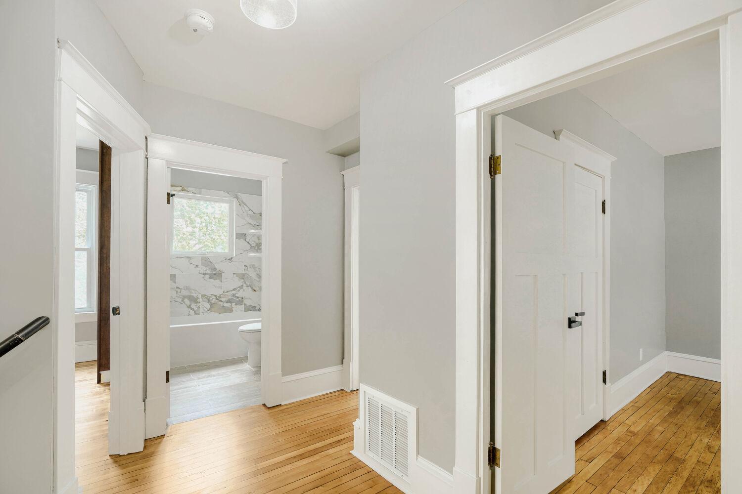2615 Columbus Ave S - Web Quality - 028 - 28 Views.jpg