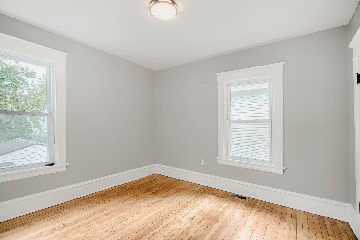 2615 Columbus Ave S - Web Quality - 016 - 16 Bedroom.jpg