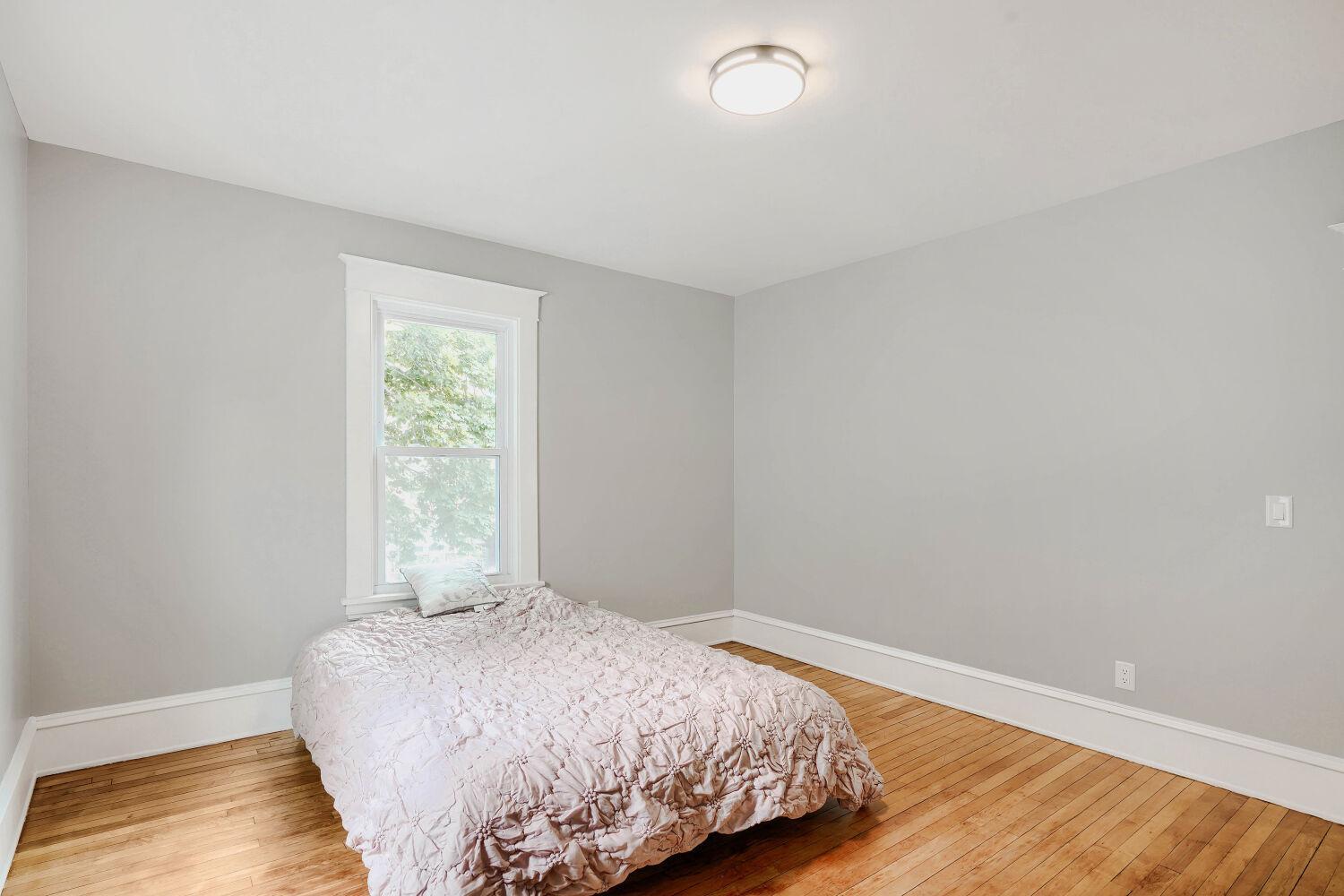 2615 Columbus Ave S - Web Quality - 012 - 12 Primary Bedroom.jpg