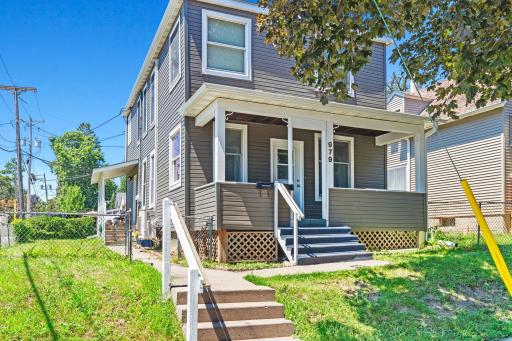 1-web-or-mls-979 Victoria St N, St Paul-6.jpg