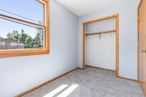 13-web-or-mls-979 Victoria St N, St Paul-12.jpg