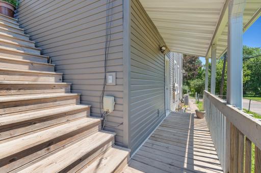 27-web-or-mls-979 Victoria St N, St Paul-10.jpg