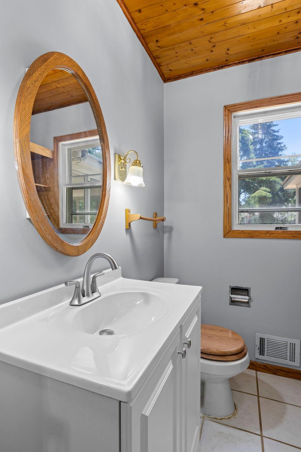 32-web-or-mls-6133 Garbe Ave-105.jpg