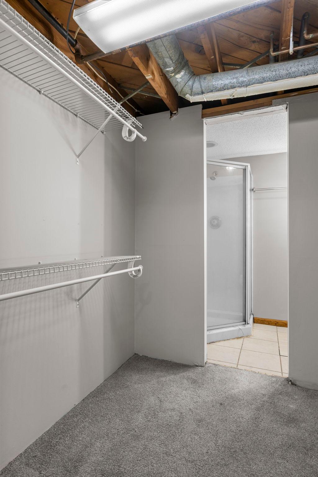 47-web-or-mls-6133 Garbe Ave-210.jpg