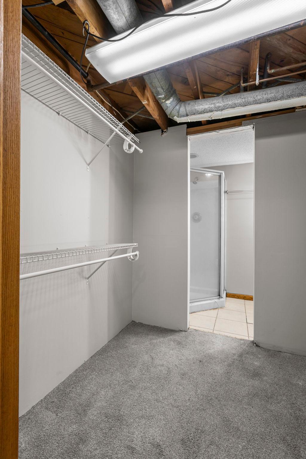 46-web-or-mls-6133 Garbe Ave-205.jpg