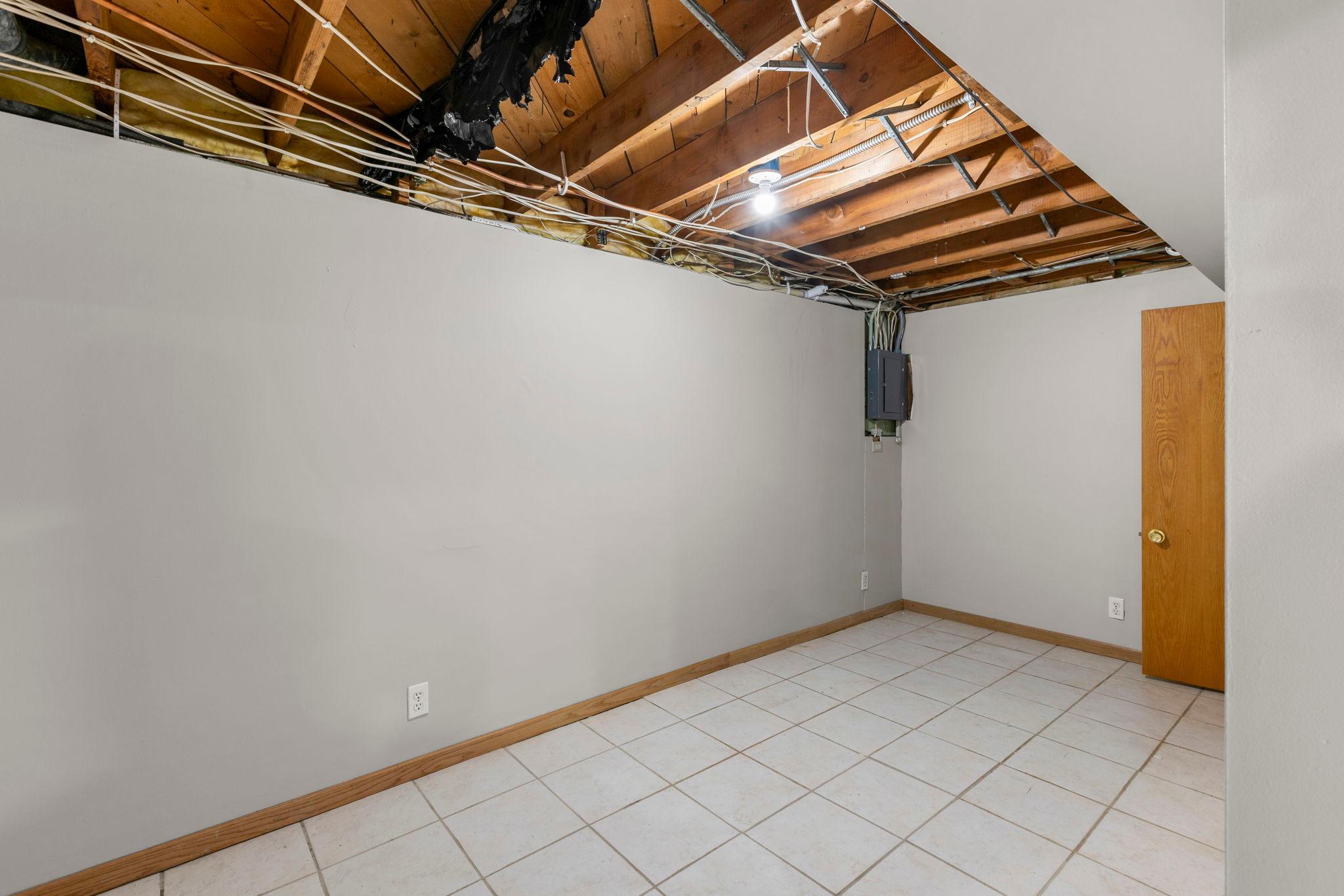 50-web-or-mls-6133 Garbe Ave-159.jpg