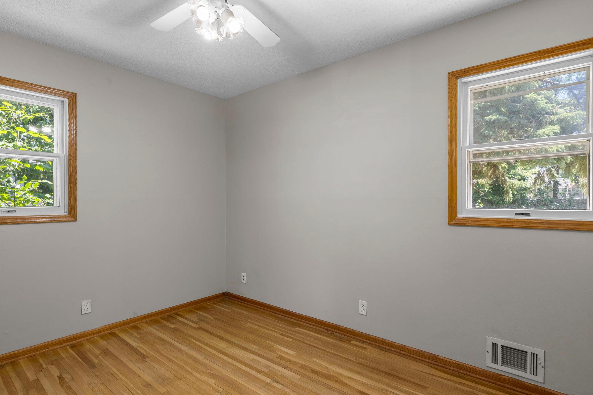 34-web-or-mls-6133 Garbe Ave-115.jpg