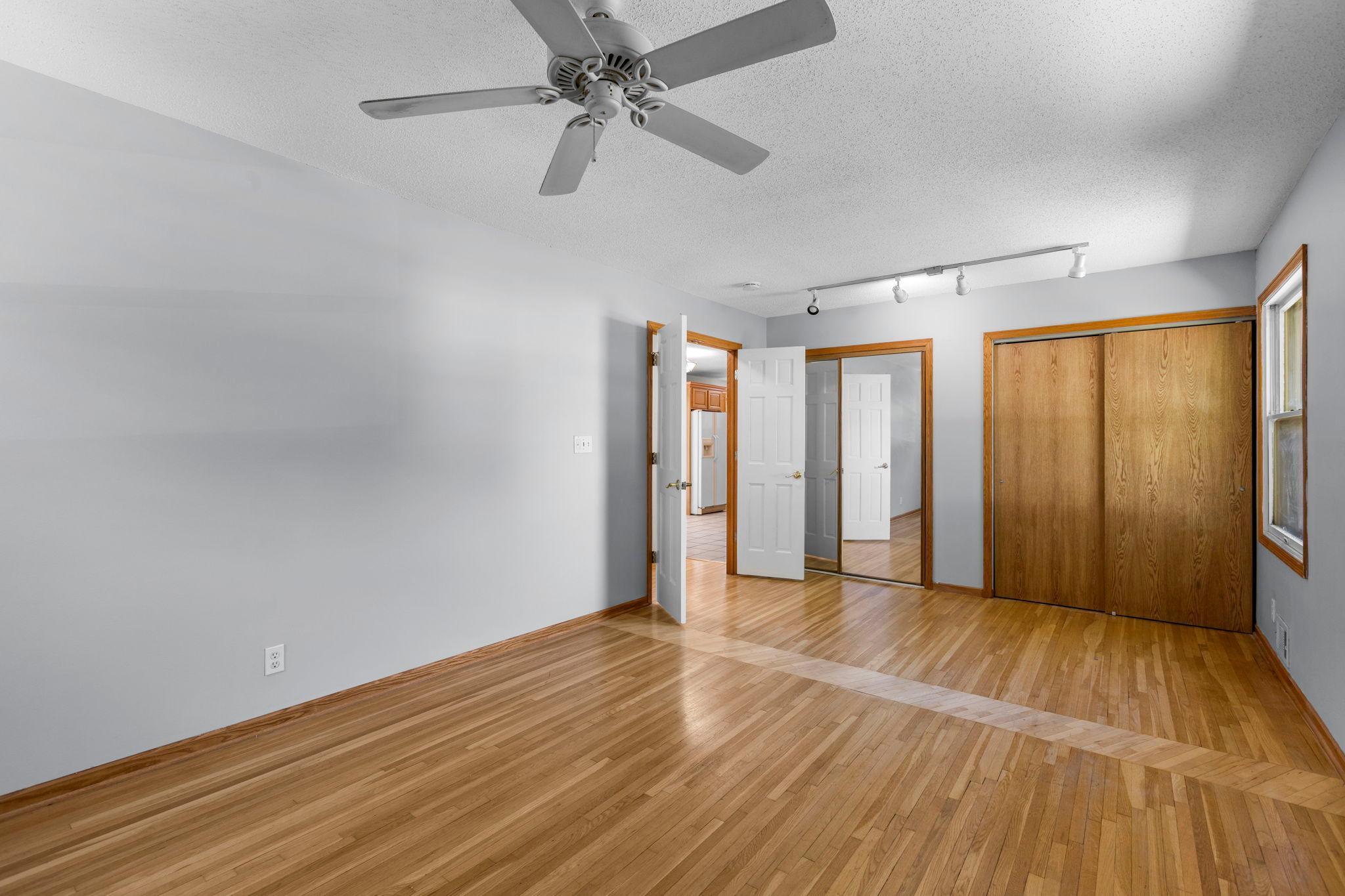 28-web-or-mls-6133 Garbe Ave-79.jpg
