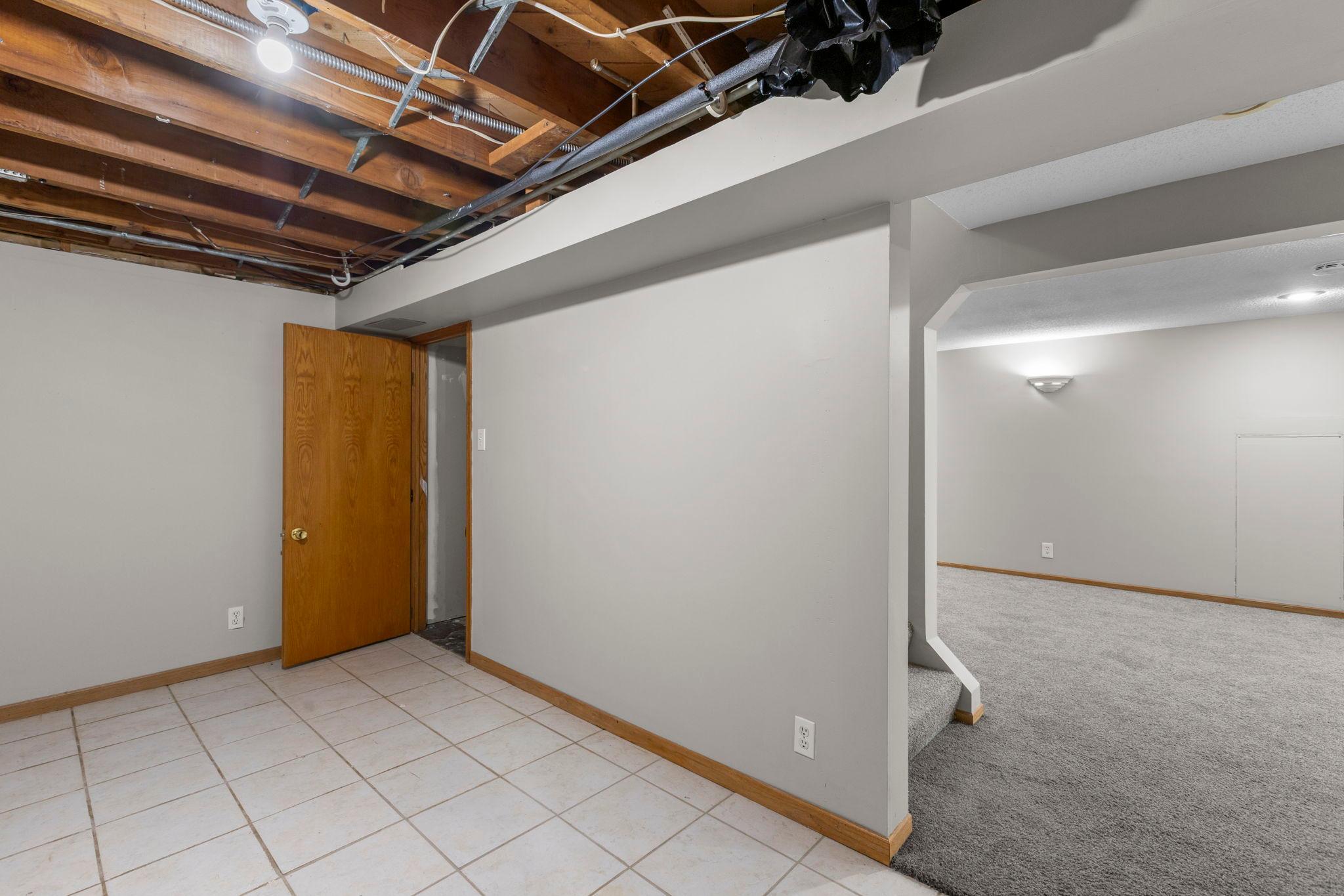 51-web-or-mls-6133 Garbe Ave-164.jpg