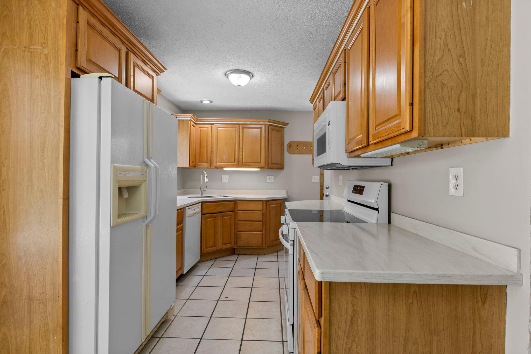 26-web-or-mls-6133 Garbe Ave-49.jpg