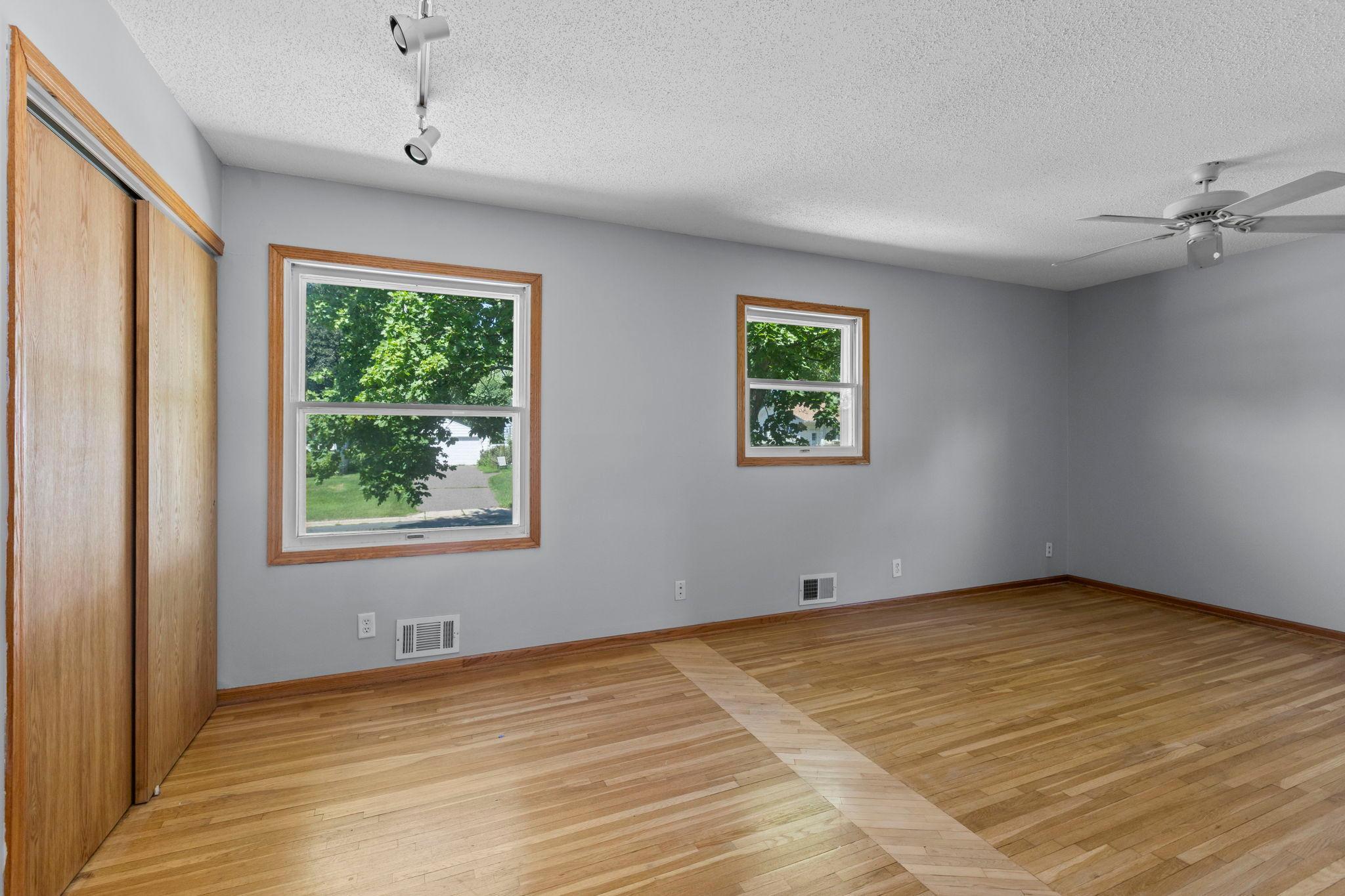 27-web-or-mls-6133 Garbe Ave-75.jpg