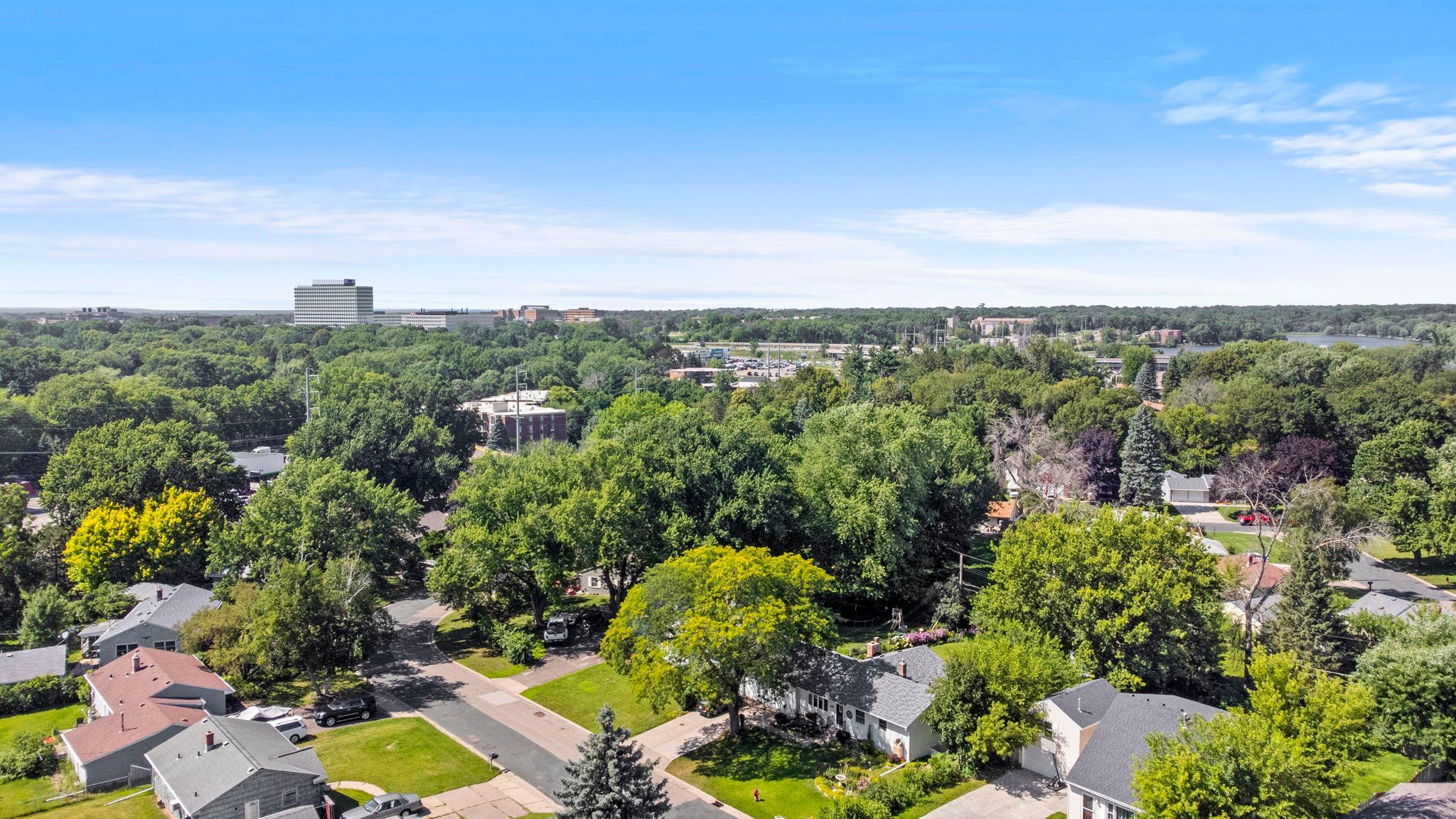 84-web-or-mls-6133 Garbe Ave-370.jpg