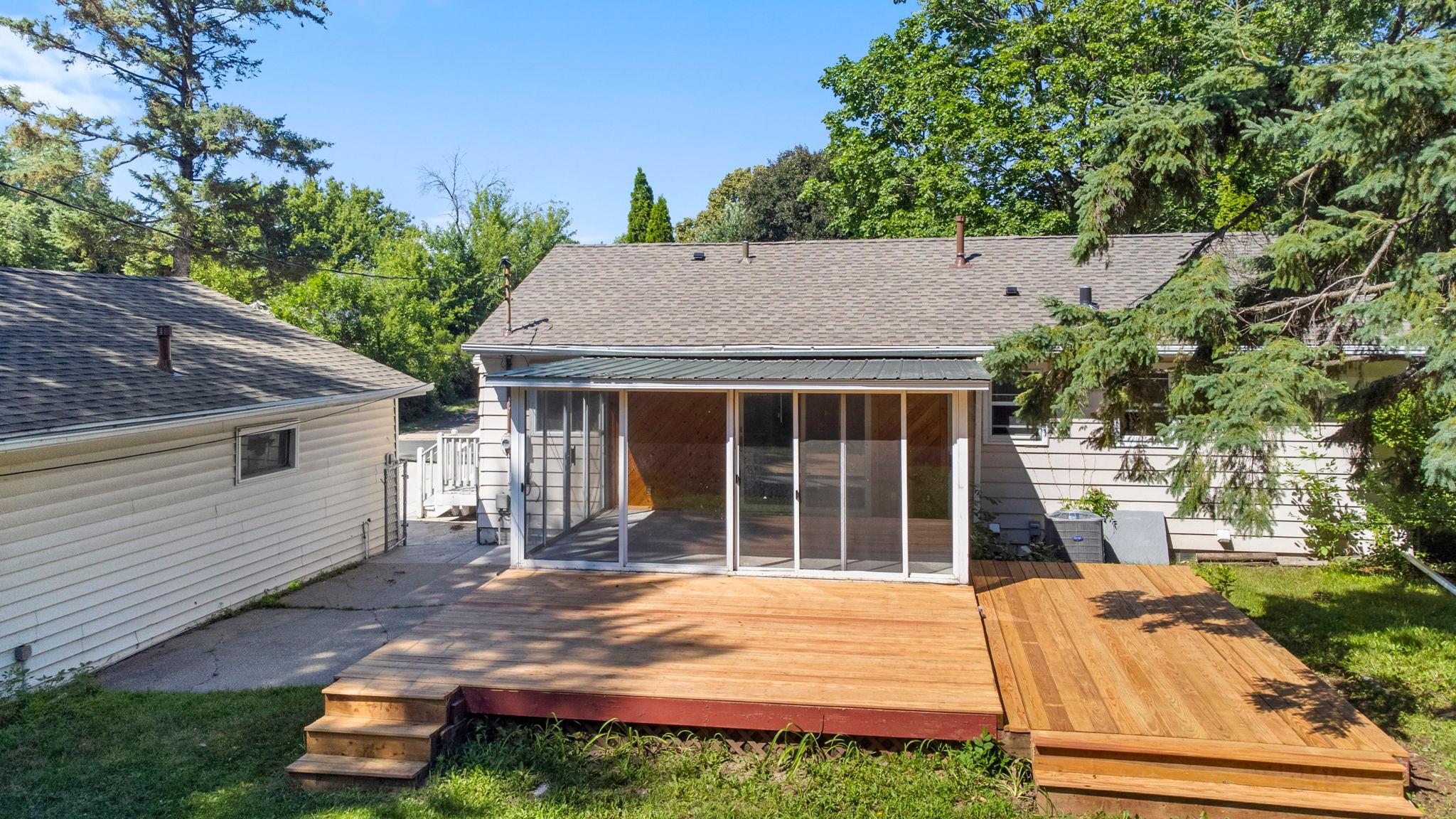 77-web-or-mls-6133 Garbe Ave-364.jpg