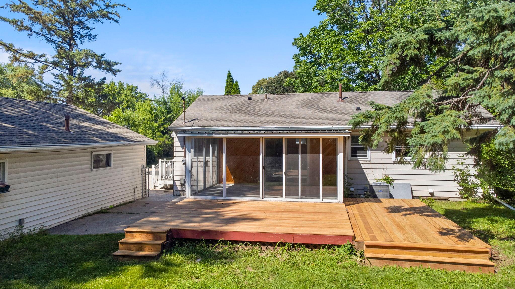 79-web-or-mls-6133 Garbe Ave-367.jpg