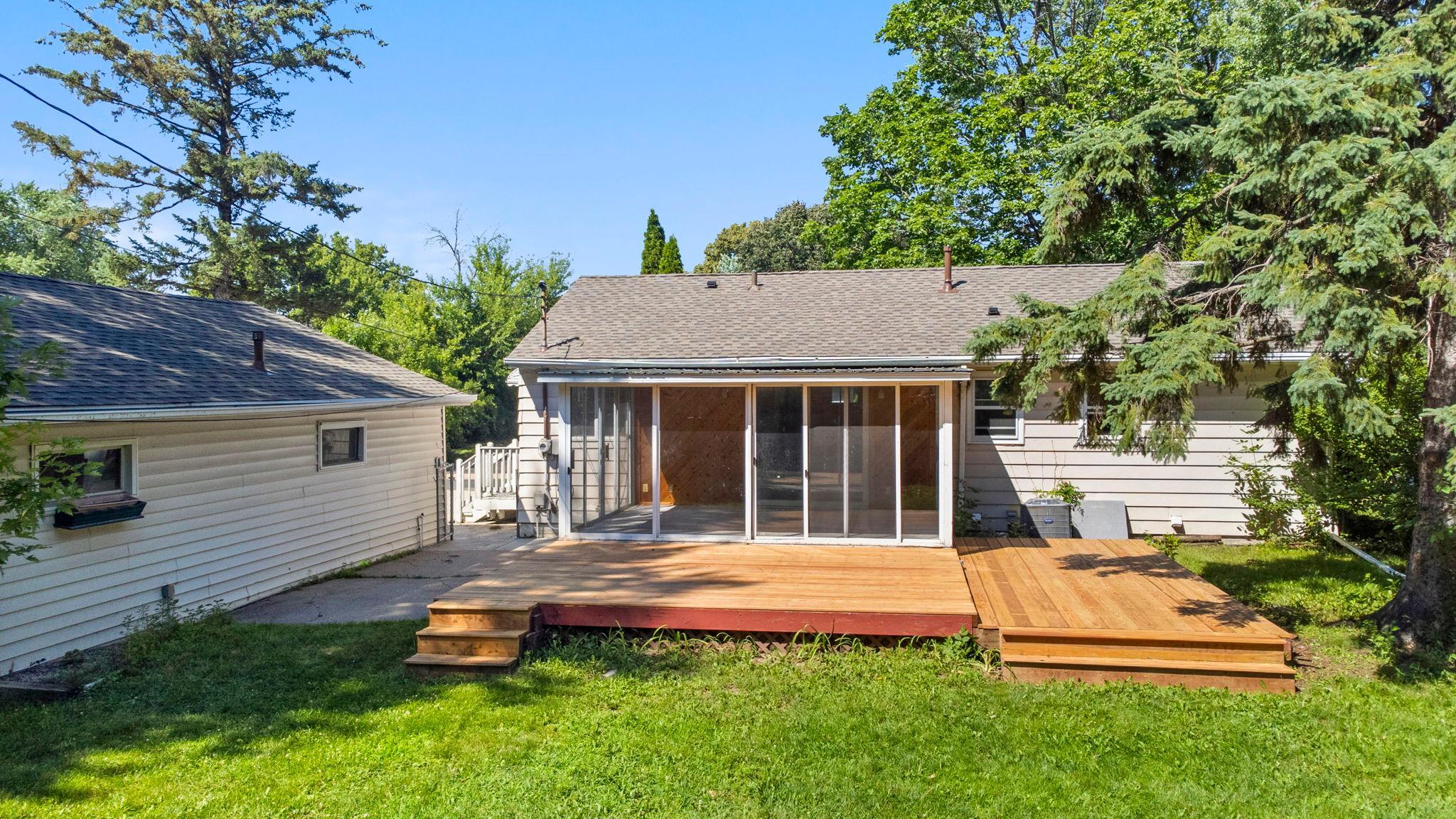 78-web-or-mls-6133 Garbe Ave-358.jpg