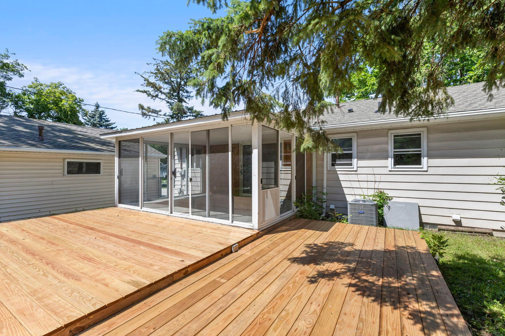59-web-or-mls-6133 Garbe Ave-246.jpg