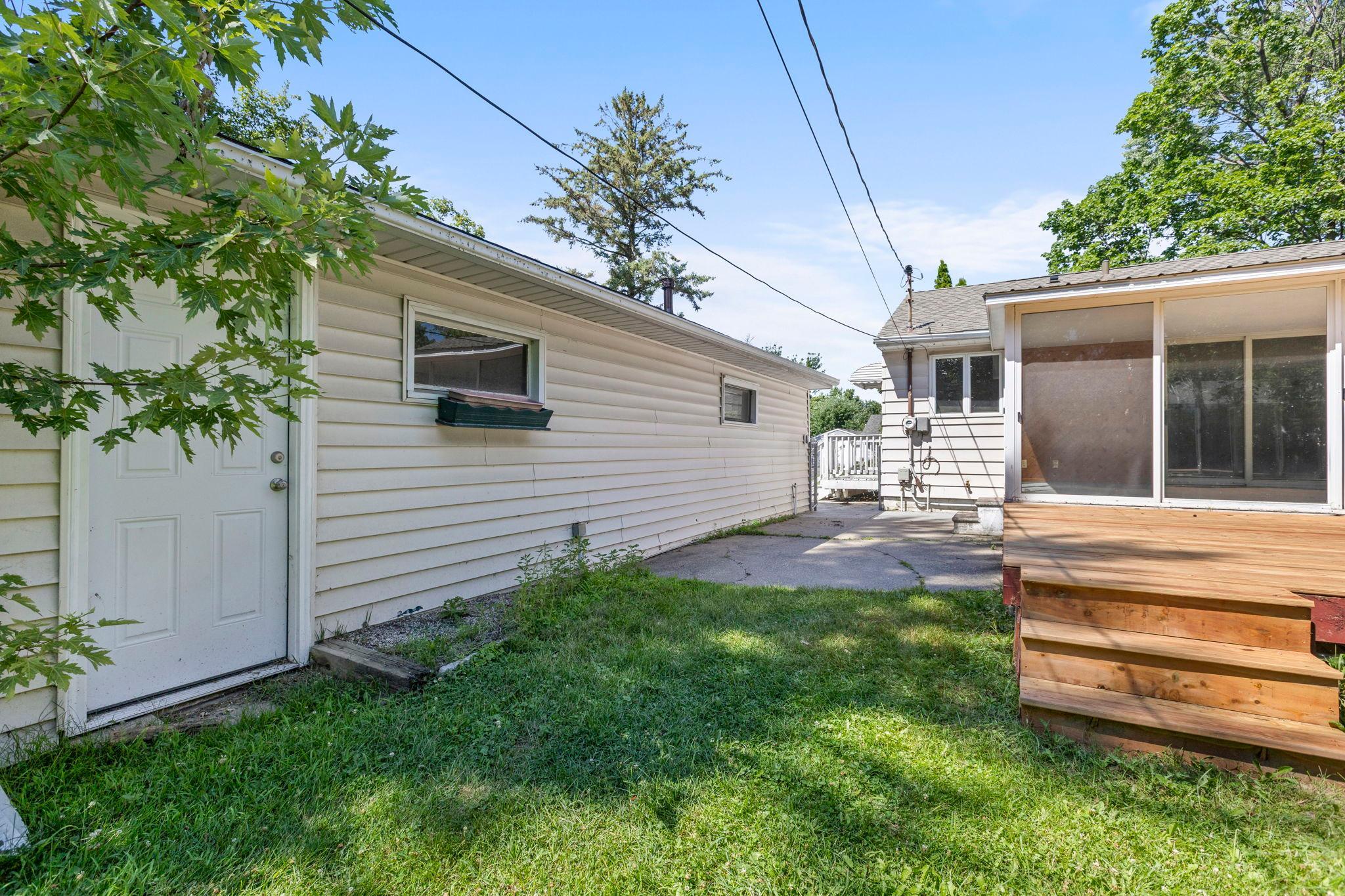 62-web-or-mls-6133 Garbe Ave-266.jpg