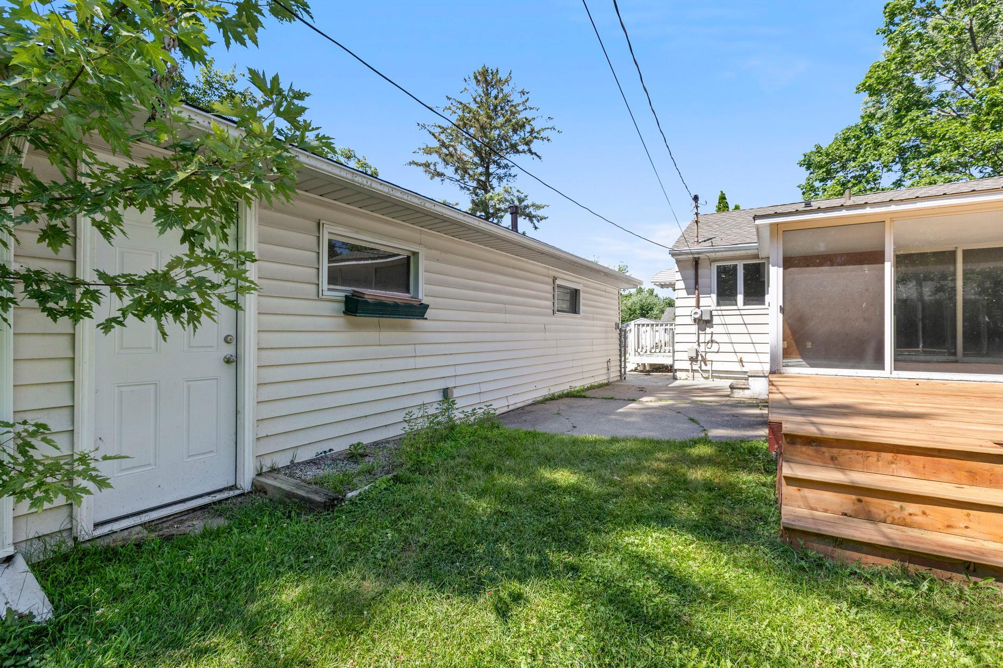 66-web-or-mls-6133 Garbe Ave-261.jpg