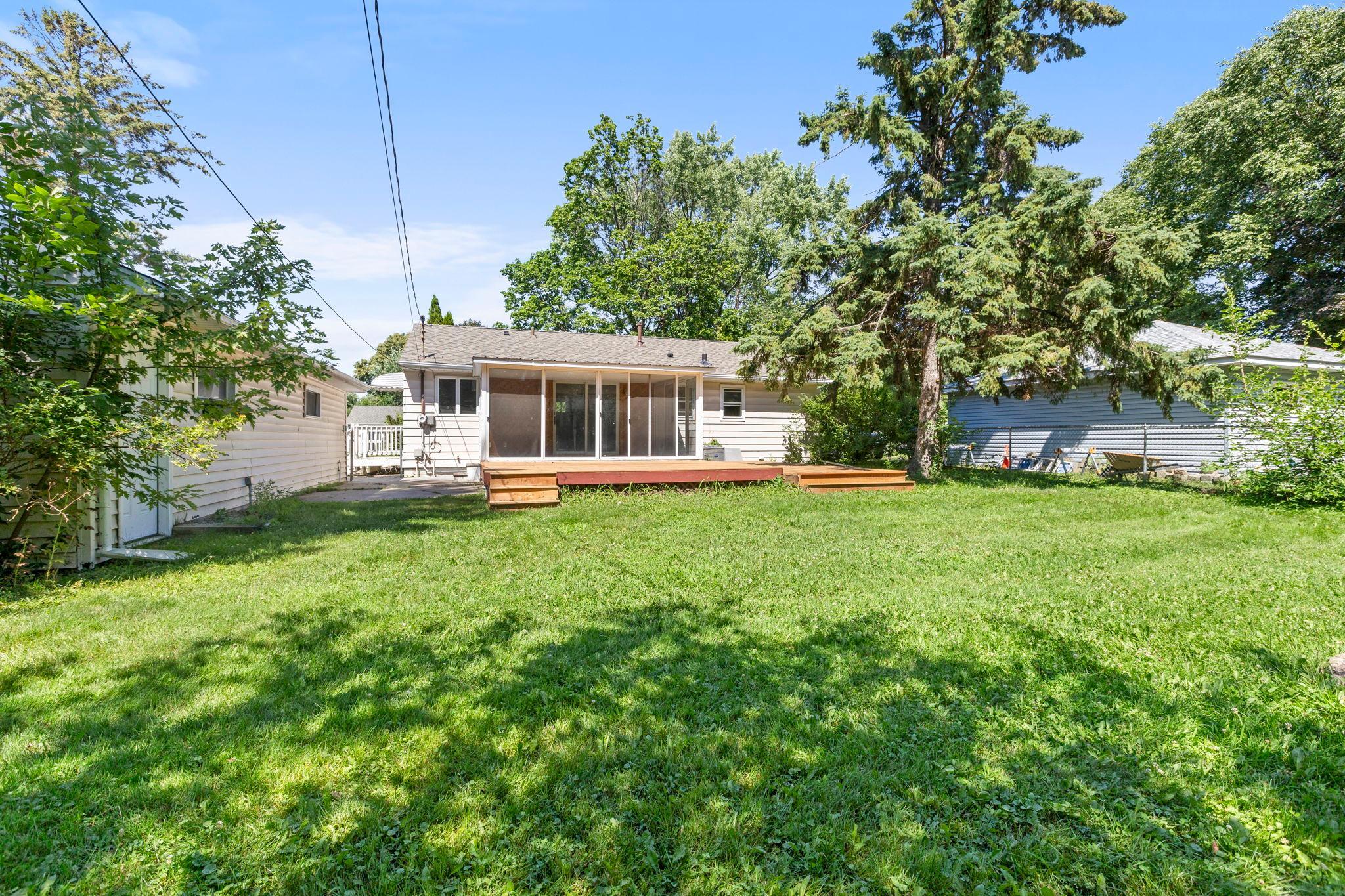 69-web-or-mls-6133 Garbe Ave-226.jpg