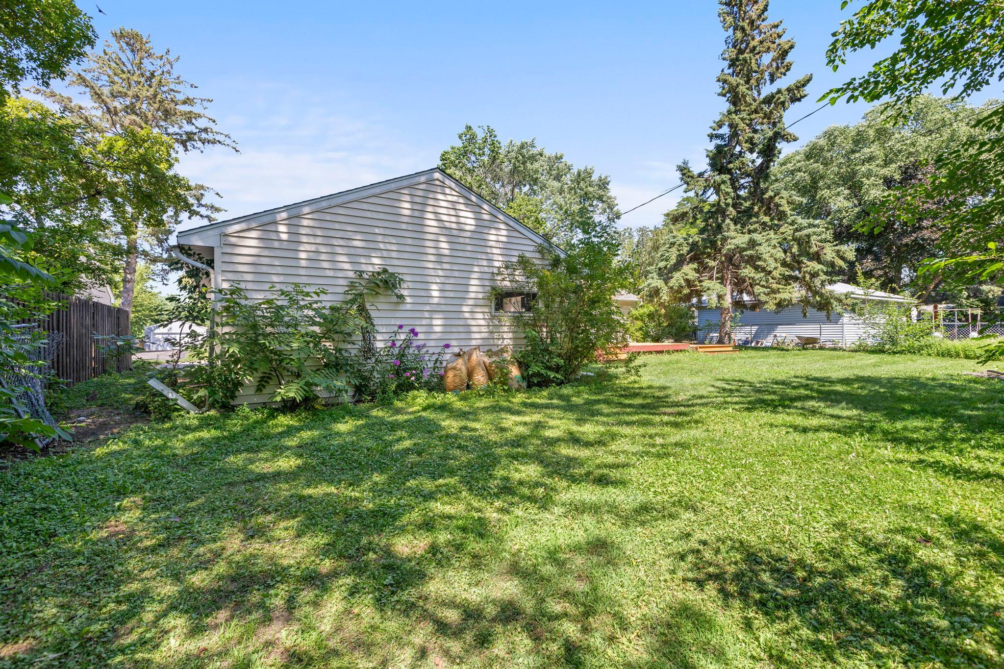 70-web-or-mls-6133 Garbe Ave-231.jpg