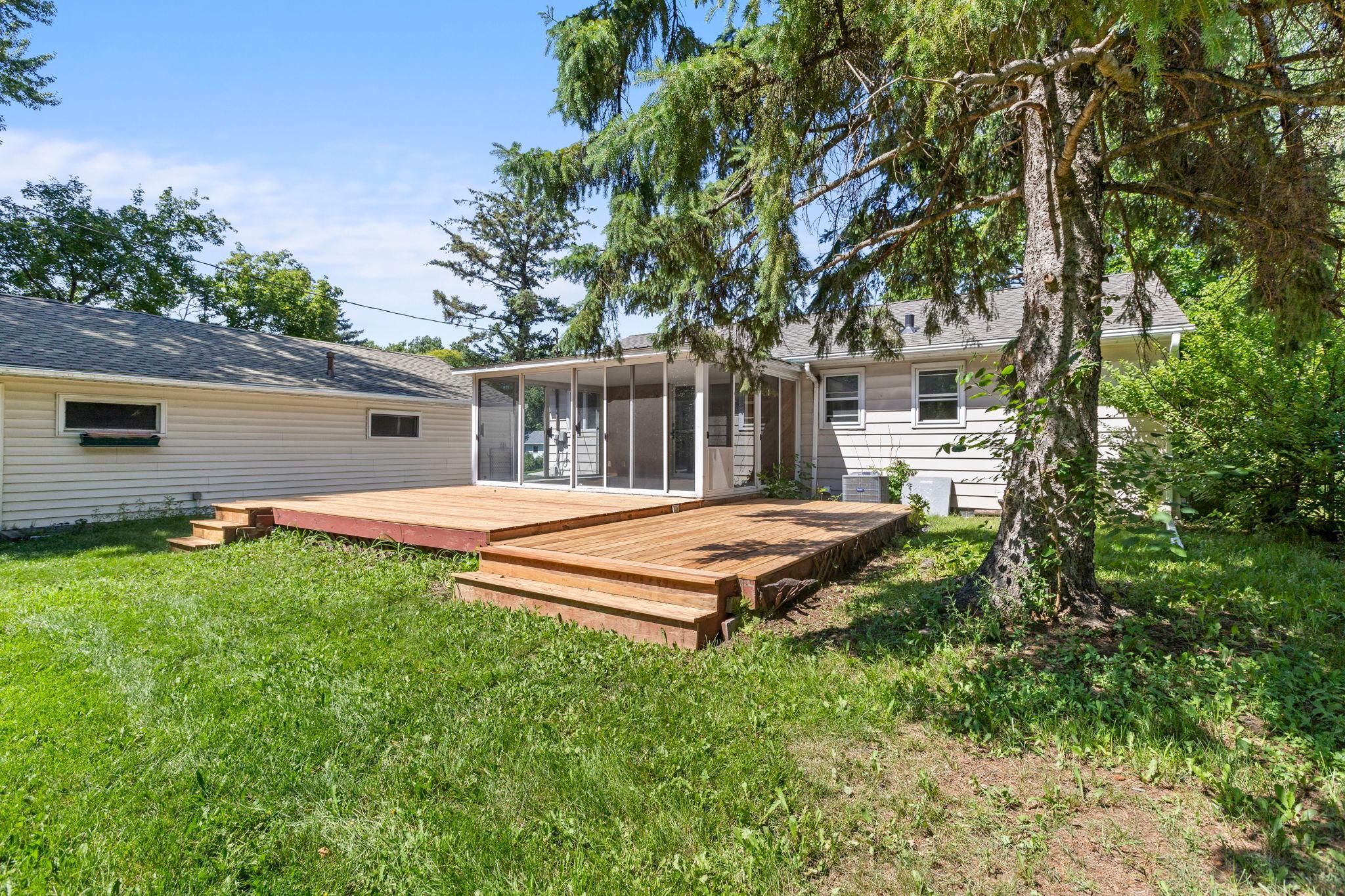 65-web-or-mls-6133 Garbe Ave-241.jpg