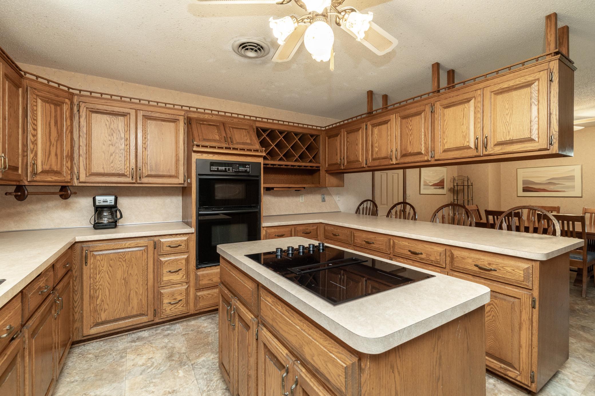 Center Island, Double Oven, Oak Cabinets