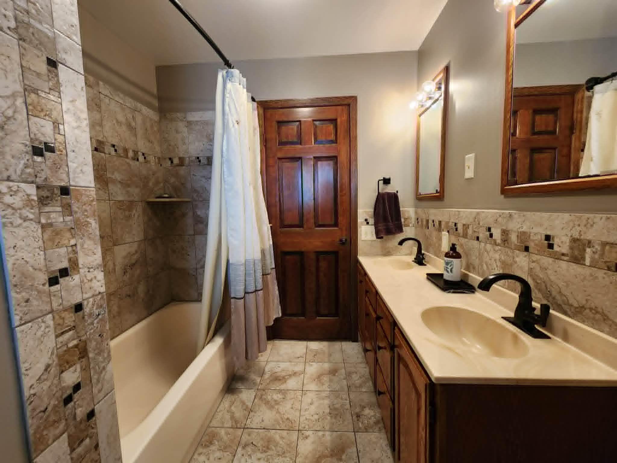 PBath to door.jpg