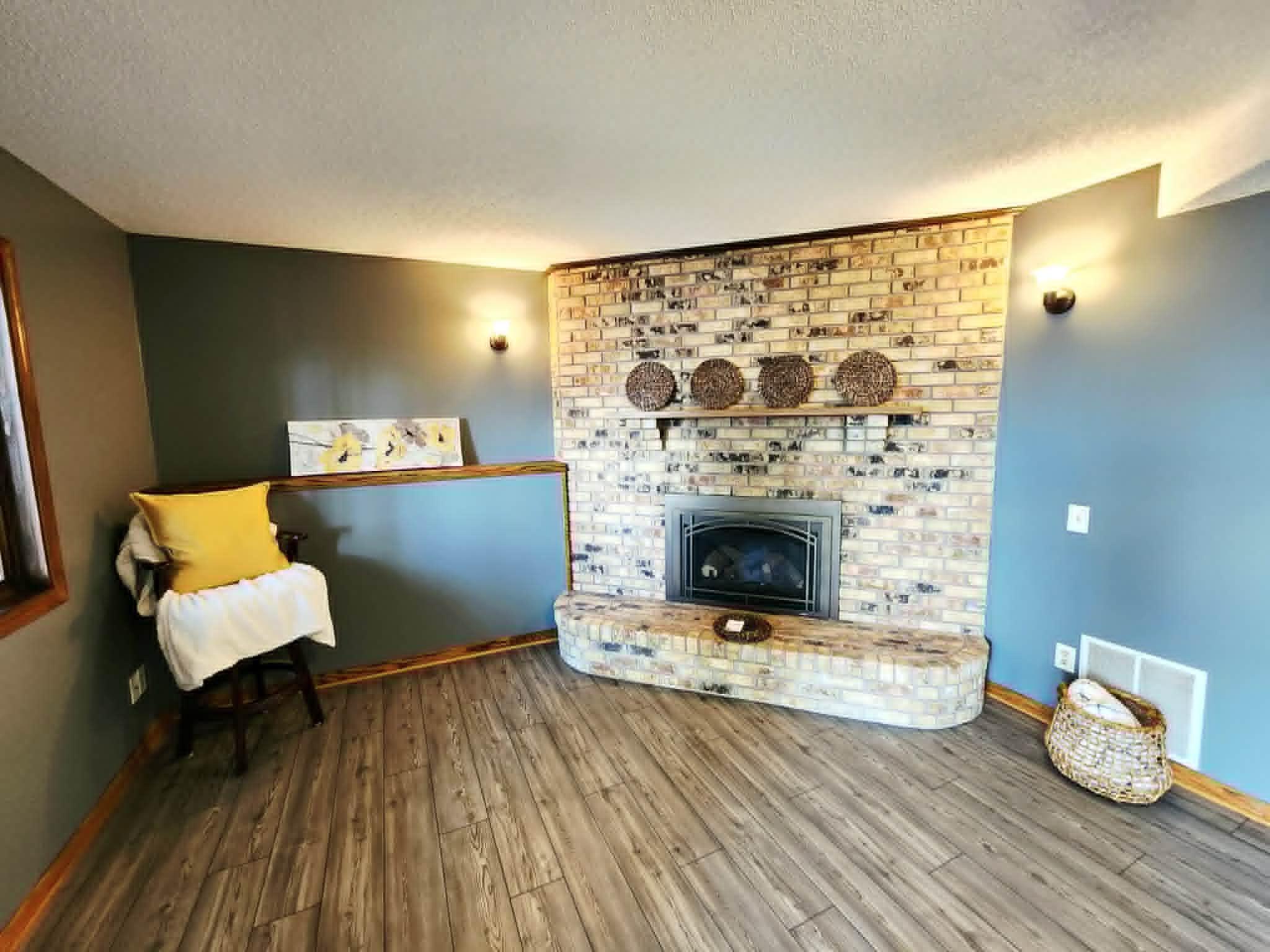Fireplace 1.jpg