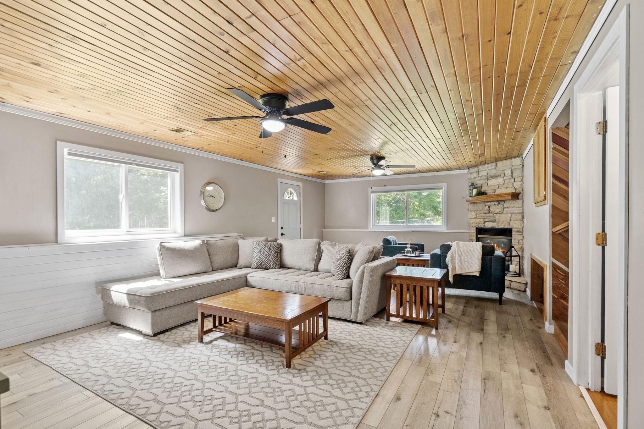 Beautiful ceiling woodwork