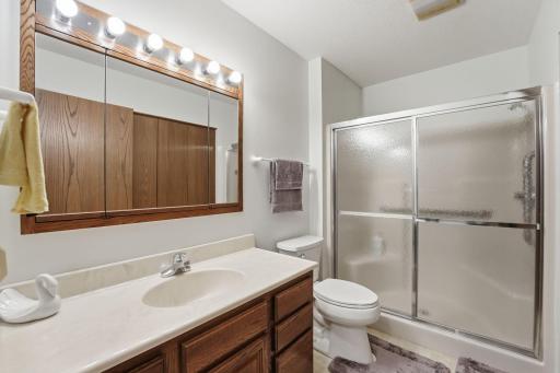 2706 9th Street SW, Willmar, MN 56201