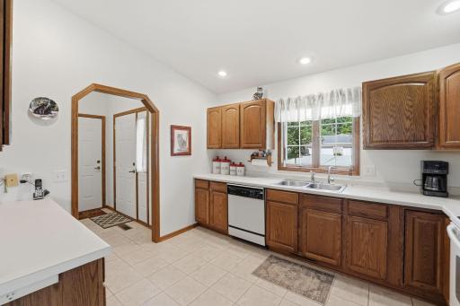 2706 9th Street SW, Willmar, MN 56201