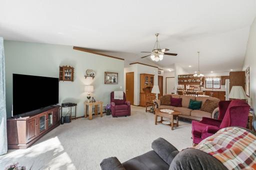 2706 9th Street SW, Willmar, MN 56201