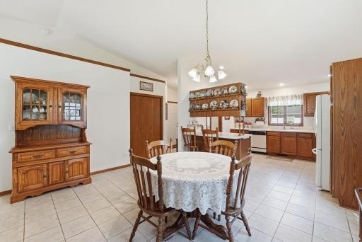2706 9th Street SW, Willmar, MN 56201
