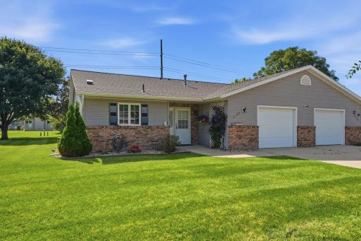 2706 9th Street SW, Willmar, MN 56201