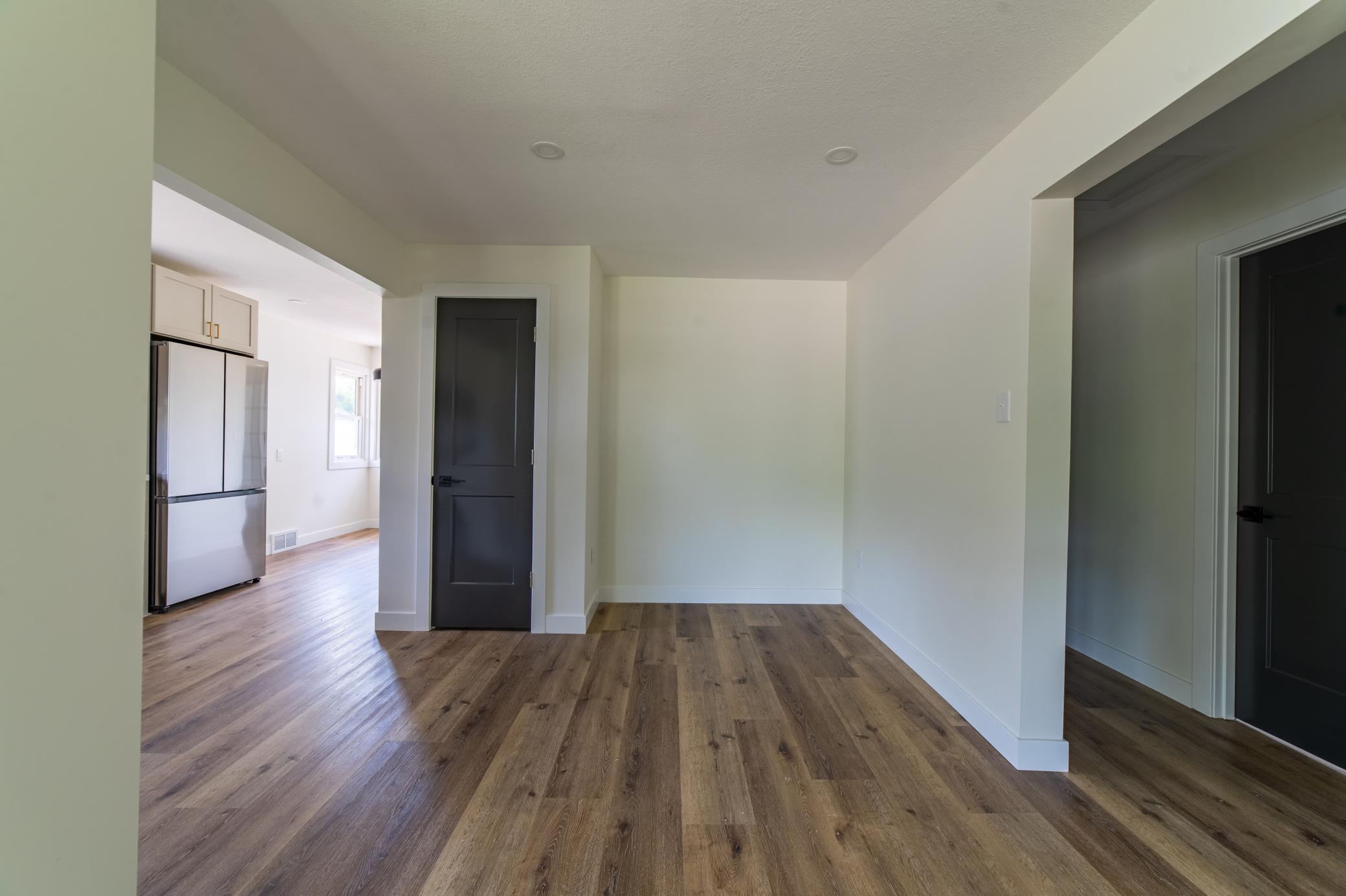 Pantry & reading nook or additional dining area