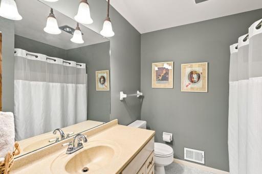 Upper level hall bath