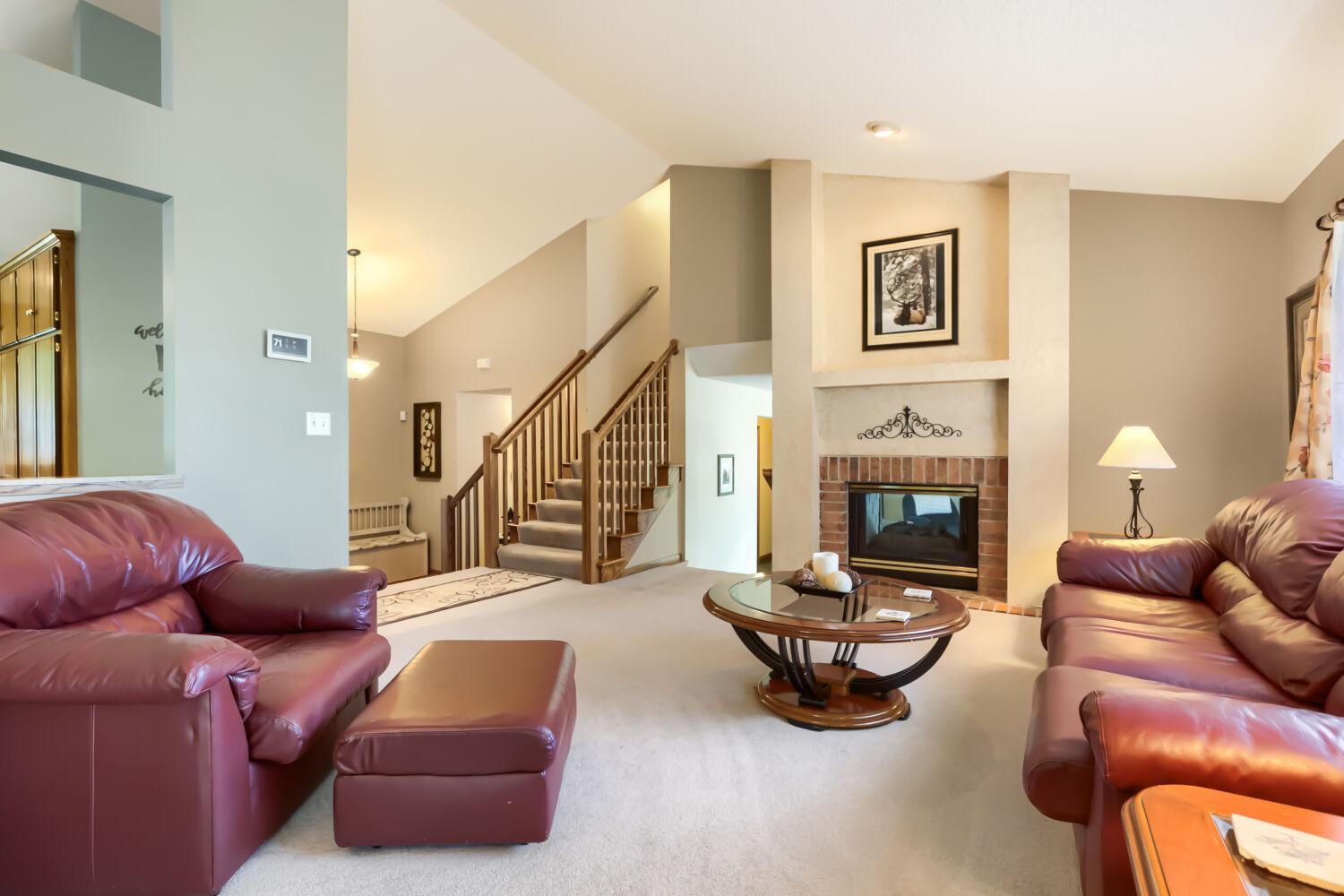 7901 Lilac Ln - Web Quality - 013 - 06 Living Room.jpg
