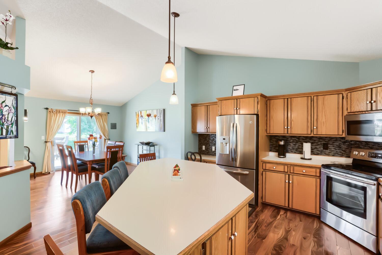 7901 Lilac Ln - Web Quality - 021 - 13 Kitchen.jpg