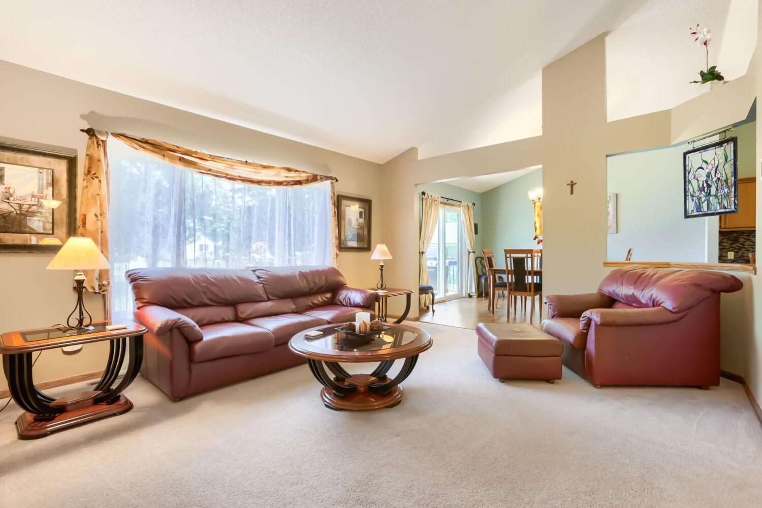 7901 Lilac Ln - Web Quality - 015 - 07 Living Room.jpg