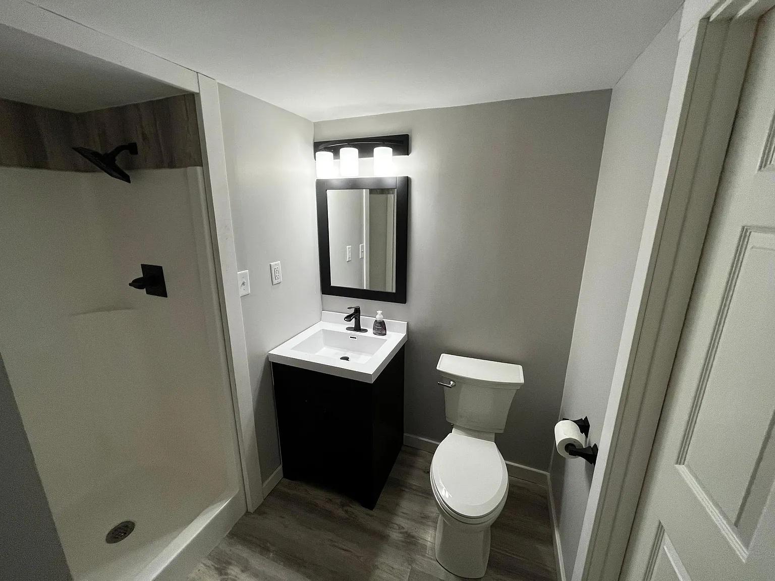 Lower Level Bath