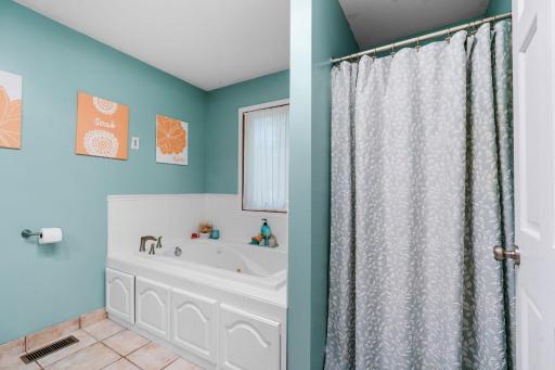 7117 Courtly Road, Saint Paul, MN 55125