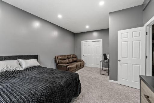 7117 Courtly Road, Saint Paul, MN 55125