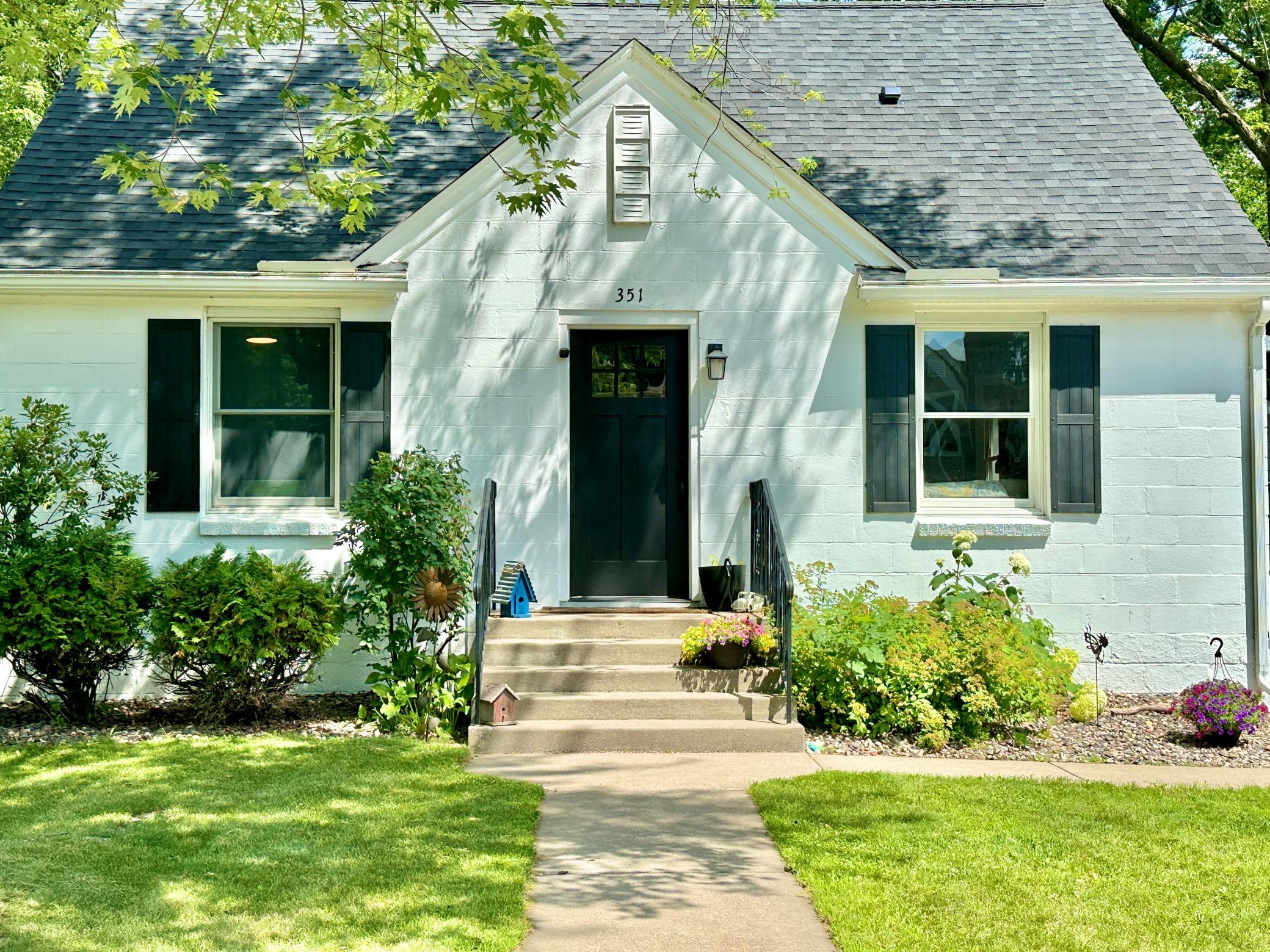 Meticulously cared for this 4 bedroom home is move in ready, spotless and ready to move in to.
